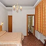 Aparthotel Cecco Di Nara