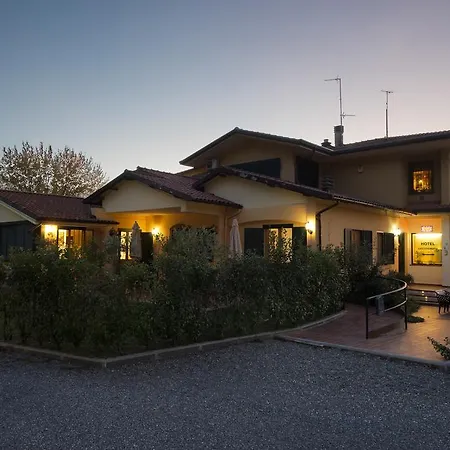Cecco Di Nara Hotel 2*