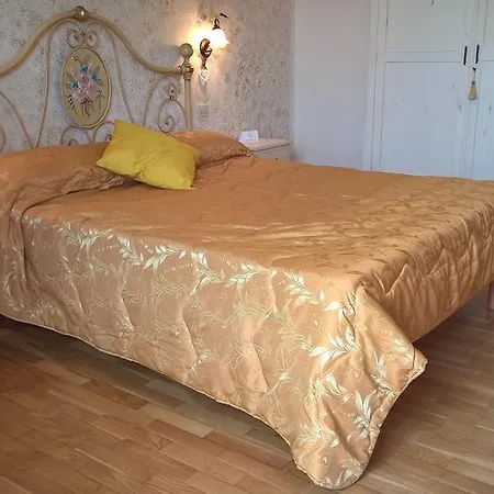 Cecco Di Nara Aparthotel