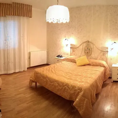 Cecco Di Nara Aparthotel