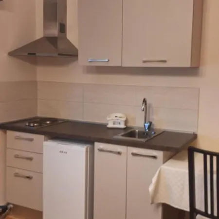 Cecco Di Nara Aparthotel Massarosa
