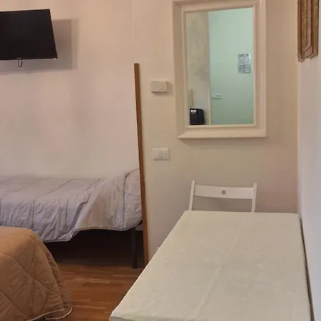 Cecco Di Nara Aparthotel 2*