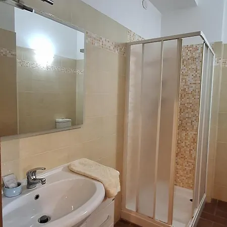 Cecco Di Nara Aparthotel
