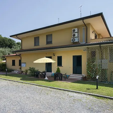 Aparthotel Cecco Di Nara Massarosa