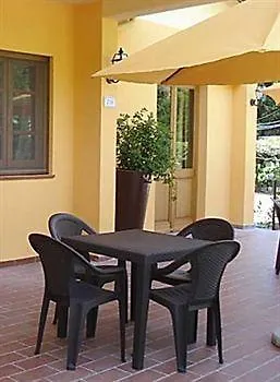 Cecco Di Nara Aparthotel 2*